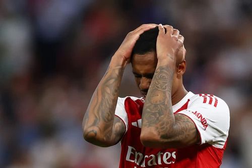 Arsenal thua sốc đội hạng Tư, lập hàng loạt cột mốc đáng quên