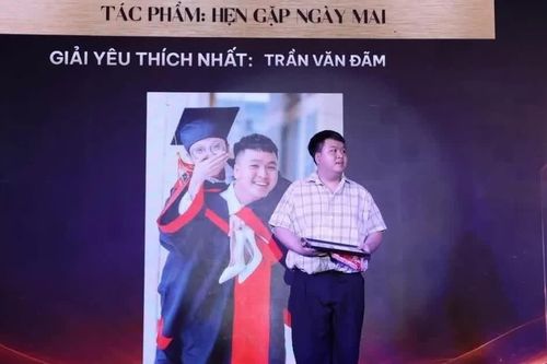 Hành trình tự tay thắt lại chiếc cà vạt đời mình