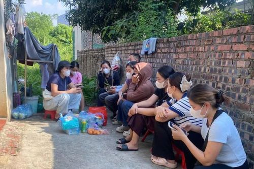 Nghi bếp ăn bán trú sử dụng thịt trâu đông lạnh: Phụ huynh thức trắng đêm quây kho thực phẩm