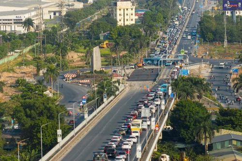 Cầu Thăng Long cho xe tải, xe khách lưu thông trở lại