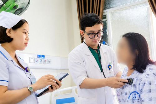 Cứu sống bệnh nhân 63 tuổi bị bóc tách, vỡ động mạch chủ ngực
