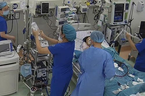 12 ngày chạy ECMO cứu bệnh nhi nguy kịch do cúm A