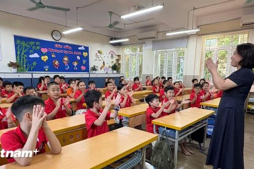 Thông tư 85: Chấm dứt tình trạng chèn giờ liên kết vào giờ chính khóa