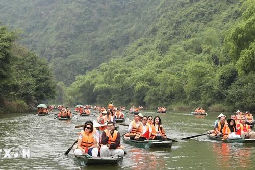 Đại biểu quốc tế hào hứng trải nghiệm vẻ đẹp di sản tại Ninh Bình