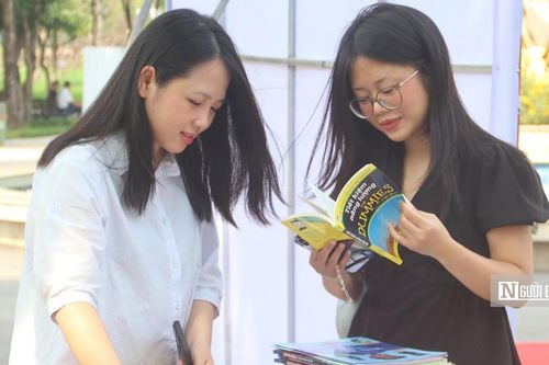 Khi những cuốn sách cũ tiếp tục hành trình mới...