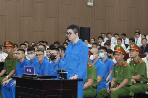 Bị hại vụ Mr Pips khai bị hàng chục côn đồ tìm đến nhà “dằn mặt”, phải trốn ra nước ngoài