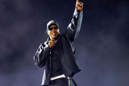 Rolling Stone lên tiếng bênh vực Jay-Z trước tranh cãi về sân khấu Super Bowl 2027