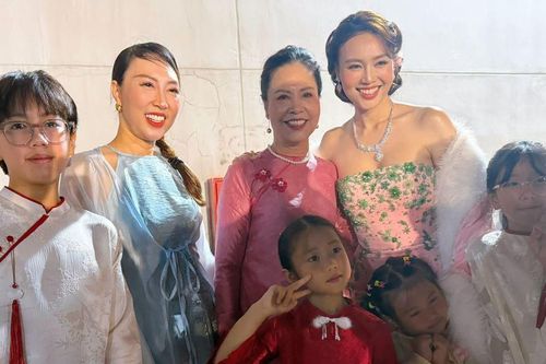 Đại gia đình ủng hộ Ninh Dương Lan Ngọc tái xuất sau 4 năm