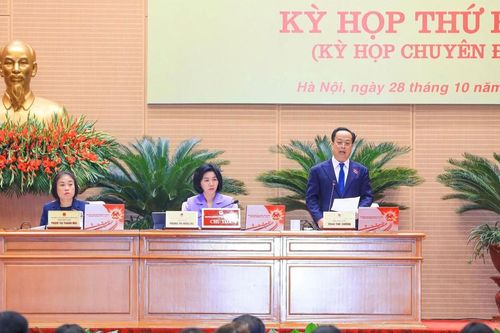 Hà Nội đề xuất cơ chế đặc thù gỡ 'nút thắt' giãn dân phố cổ