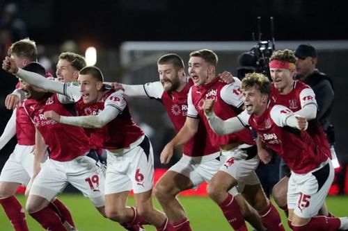 Arsenal thua sốc Fleetwood: Cú ngã đau của nhà vô địch Ngoại hạng Anh