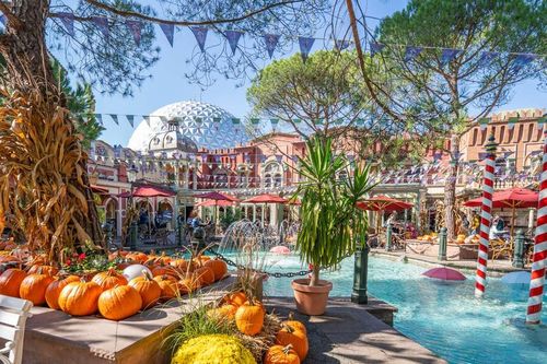 Europa-Park Đức: Ngôi làng bí ngô rực rỡ giữa mùa Halloween