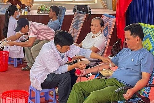 Nhơn Mỹ tiếp nhận 175 đơn vị máu