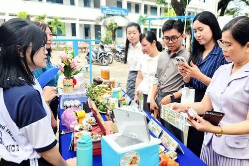 An Giang: Gần 477 triệu đồng chăm lo thầy cô, tiếp sức học sinh hiếu học