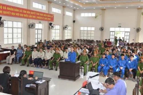 Xét xử lưu động 53 bị cáo về tội gây rối trật tự công cộng