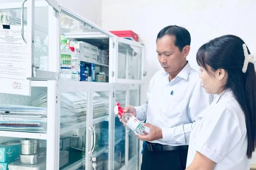 Giám sát công tác y tế học đường tại 2 trường trung học phổ thông