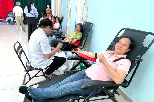 Hơn 200 người tham gia ngày hội hiến máu tình nguyện