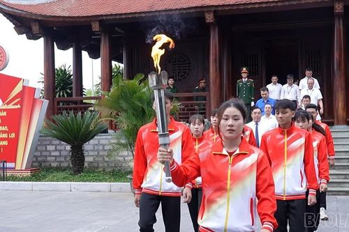 Lễ dâng hương, rước đuốc truyền thống tại Đại hội Thể dục Thể thao tỉnh lần thứ I, năm 2026