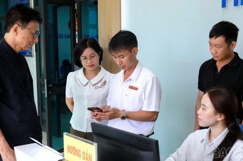 Hoàn thành phương án bố trí, cơ cấu đội ngũ và phương án biên chế trước 20/11