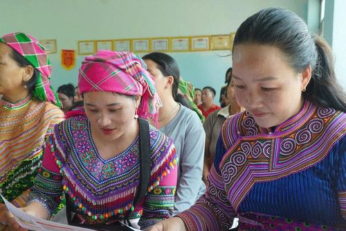 Đoàn Kinh tế - Quốc phòng 720 tuyên truyền Đề án 57 cho nhân dân