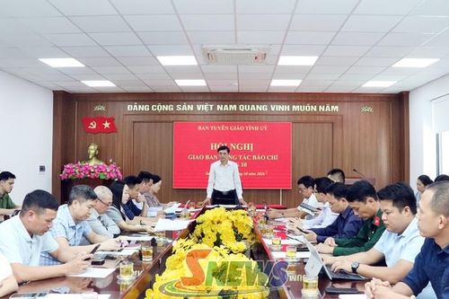 Giao ban công tác báo chí tháng 10