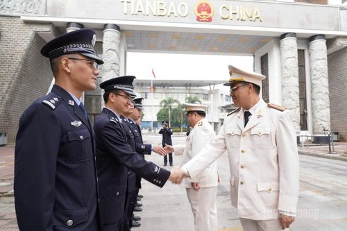Công an Tuyên Quang phối hợp với Công an châu Văn Sơn trong phòng, chống tội phạm và quản lý xuất nhập cảnh