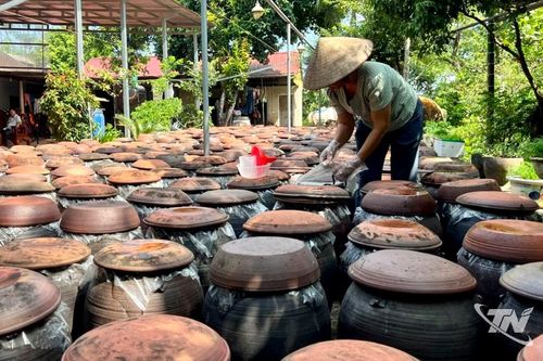 Làng nghề cũ giá trị mới