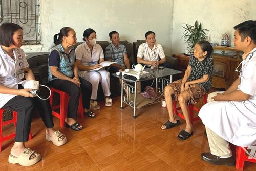 Để người dân Vạn Phú tiếp cận dịch vụ y tế thuận lợi