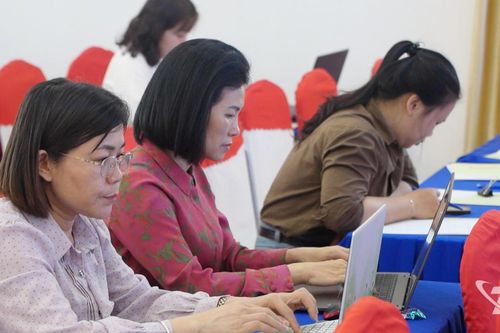 Triển khai Chương trình hỗ trợ phát triển thị trường lao động