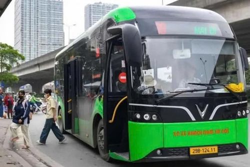 Người làm việc tại khu công nghệ cao Hà Nội sắp được miễn vé tháng giao thông công cộng
