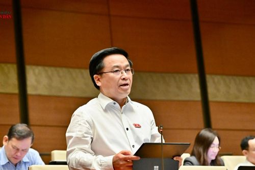 Chính sách đãi ngộ nhân lực ngành chứng khoán cần rõ đối tượng, khả thi