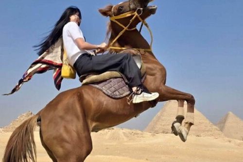 Chân dài sinh năm 1989 cao 1,78m lấy chồng doanh nhân Italy, sống trong căn hộ 130 tỷ ở Dubai, xách túi nửa tỷ đi du lịch