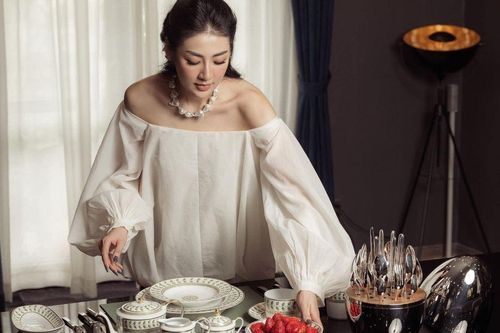 Hot girl trường Kim Liên giờ là phu nhân hào môn, sống trong biệt thự ven sông triệu USD