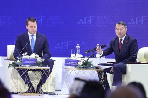 Diễn đàn Kinh tế Mùa Thu 2026:  Thủ tướng Lê Minh Hưng: Chuyển từ 'đầu tư tại Việt Nam' sang 'đầu tư cùng Việt Nam'
