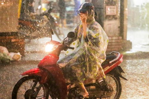 Dự báo thời tiết ngày 28/10: Miền Trung mưa lớn, tâm mưa từ Hà Tĩnh đến Đà Nẵng