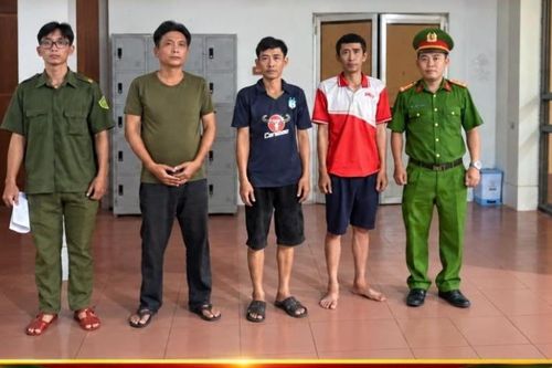 Bắt khẩn cấp 3 người đánh nhau sau va chạm giao thông ở TP.HCM