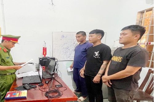 Đòi nợ thuê không được, bắt 3 con gà trừ nợ, 3 thanh niên vướng lao lý