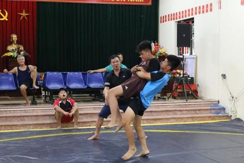Xã Thư Lâm gìn giữ môn vật truyền thống từ thế hệ trẻ