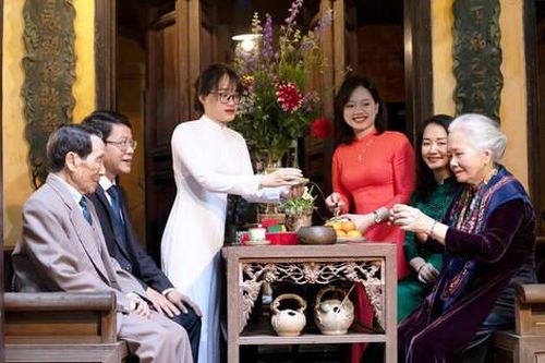 Giữ nếp nhà trong nhịp sống mới