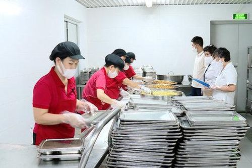 Xây dựng tiêu chí chuẩn hóa việc tổ chức bữa ăn học đường