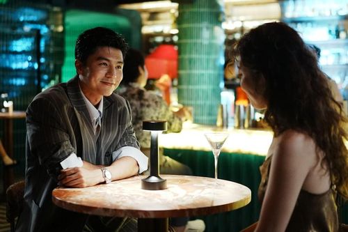 Thúy Ngân 'bắt cá ba tay', yêu cùng lúc ba người đàn ông trên màn ảnh