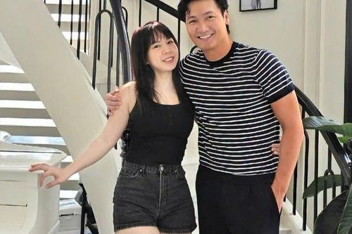 Mạnh Trường khen vợ trắng và thơm