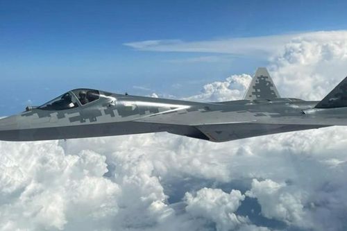 Su-57 Nga phóng tên lửa tàng hình phá nát căn cứ không quân Ukraine
