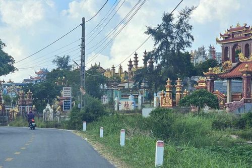 Vì sao một phường ở Huế thông báo đóng cửa các nghĩa trang?