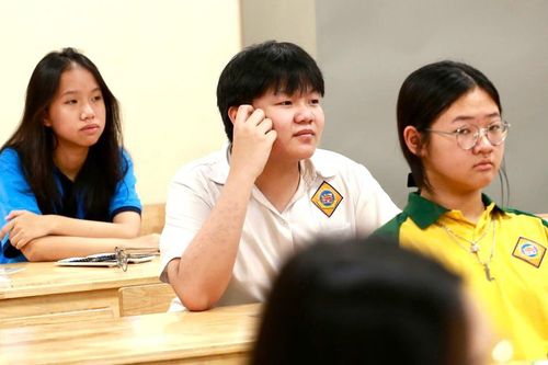 Vì sao Bộ Giáo dục đề xuất thi vào lớp 10 hai môn?