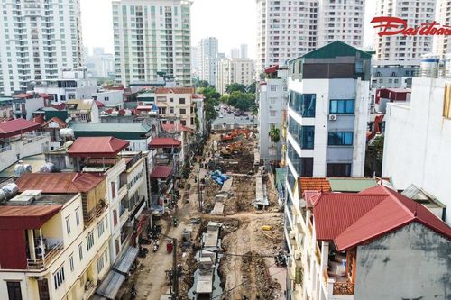 Hiện trạng thi công mở rộng ngõ 381 Nguyễn Khang, Hà Nội