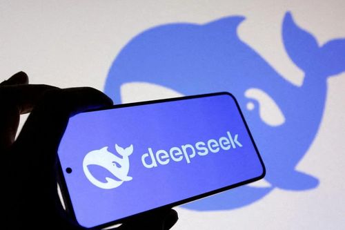Huawei, DeepSeek bị nghi dùng sách lậu để huấn luyện AI