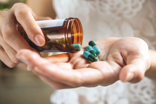Những ai cần uống thuốc dự phòng bệnh do não mô cầu?