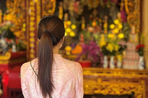 Khi người trẻ đi Phủ Tây Hồ