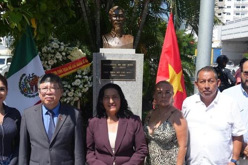 Khánh thành công trình tôn tạo tượng Chủ tịch Hồ Chí Minh tại Mexico