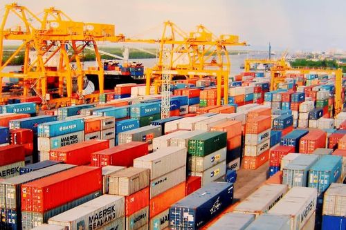 Giải bài toán thị trường hàng hóa Việt Nam